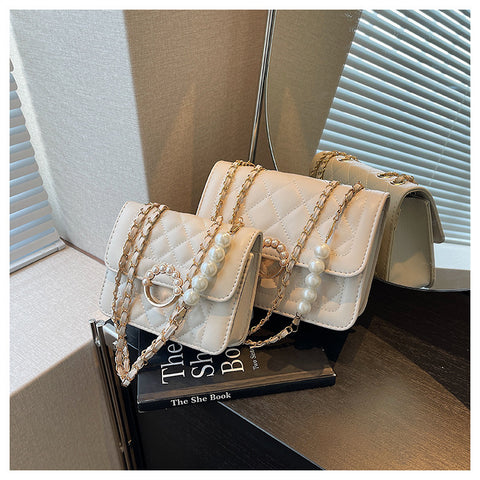 The Pearl Chain Purse