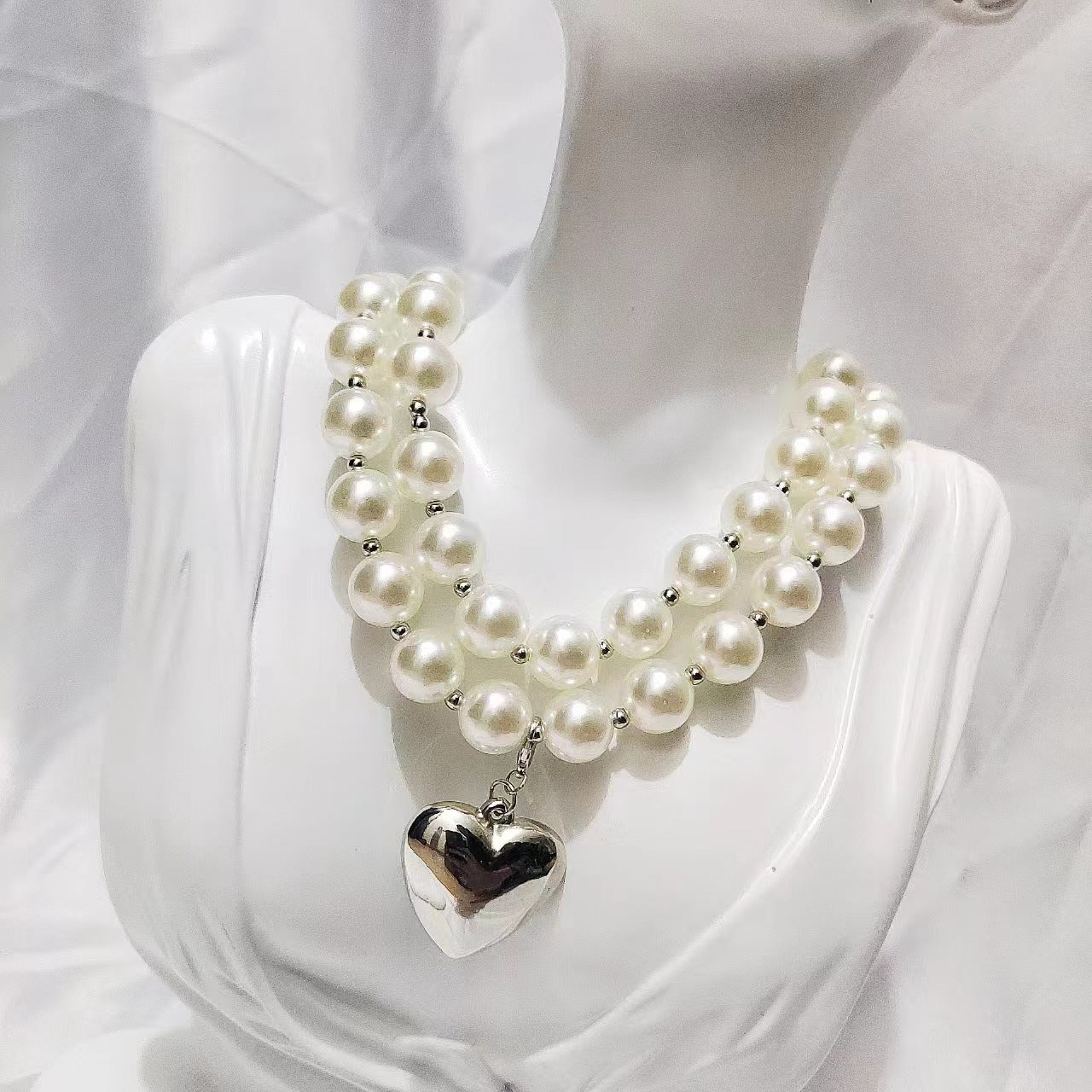 The Pearl-Peach Vintage Heart Chain