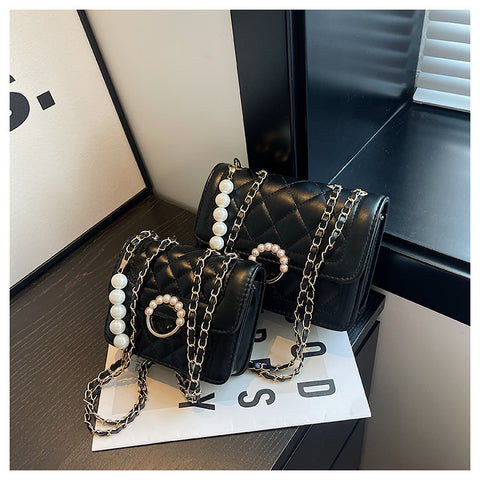 The Pearl Chain Purse